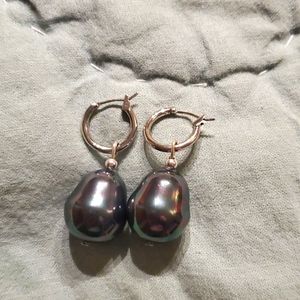 Pearl drop earrings